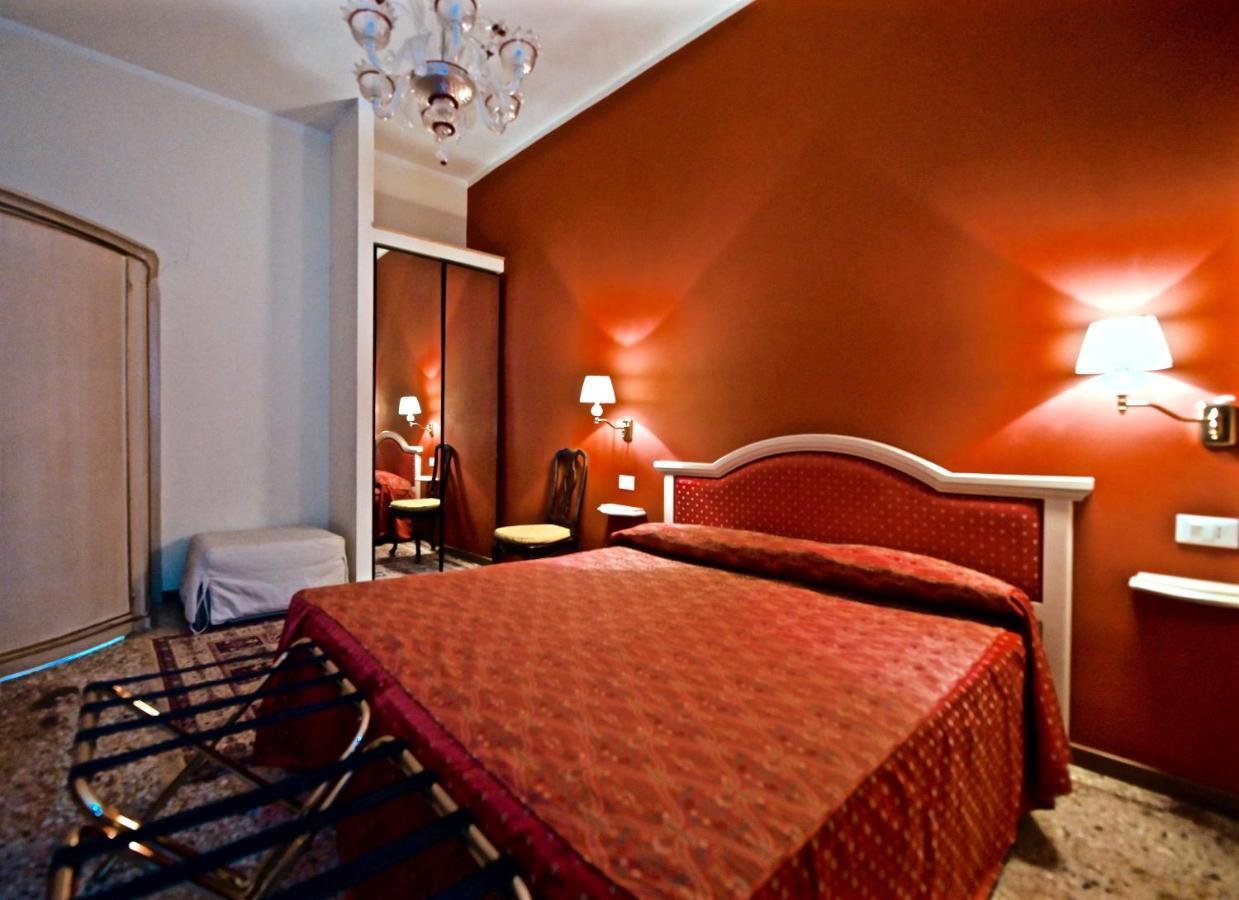 Chandeliers Venedig